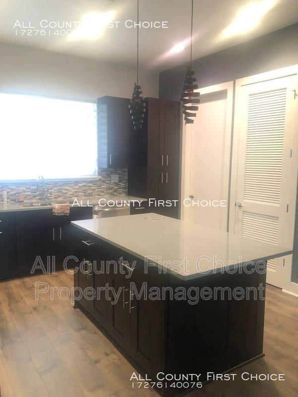Photo - 815 Arlington Ave N