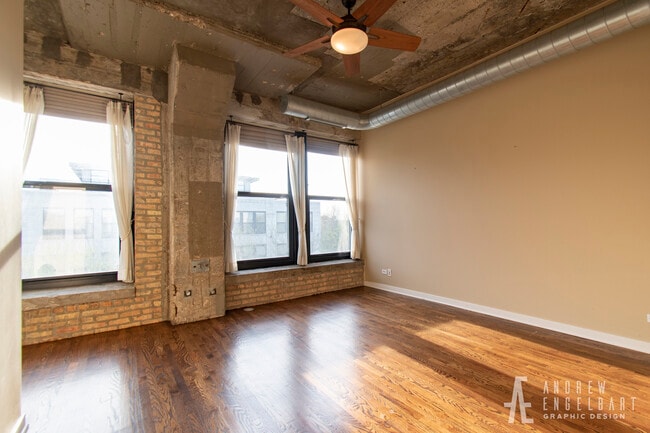 Photo - 1069 W 14th Pl Unit 301