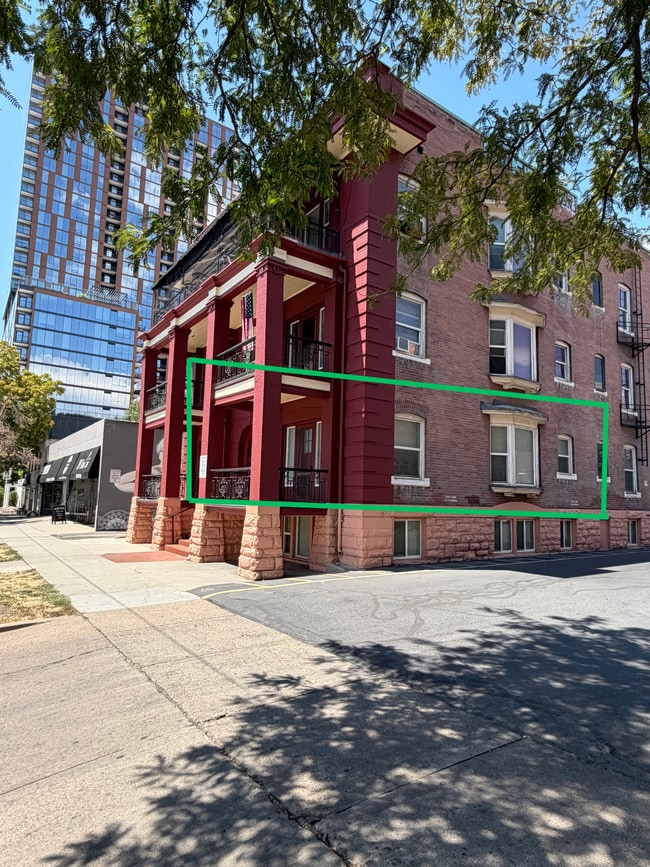 Building Photo - 251 E Broadway Unit 201