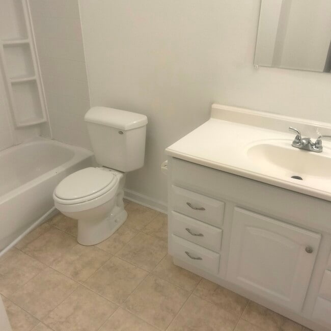 Photo - 1466 Sharlo Ave