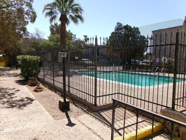 Photo - 6700 Escondido Dr