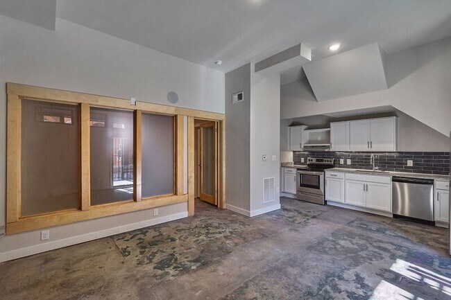 Photo - 10 Walnut Alley Unit B101