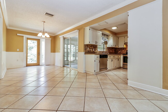 Photo - 11351 Collingswood St