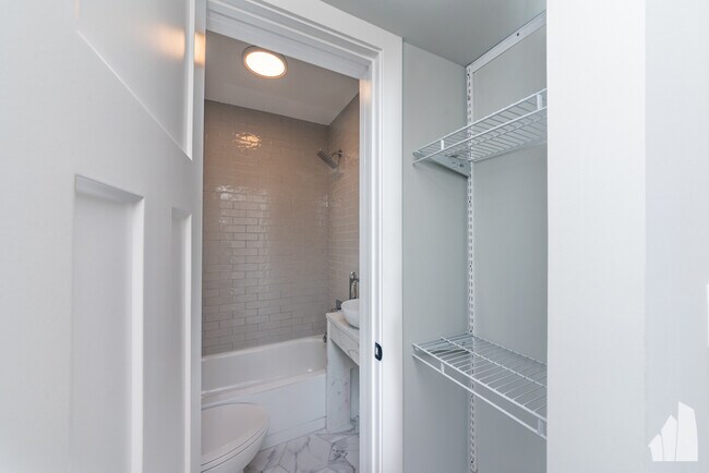 Photo - 505 W Belmont Ave Unit 4A