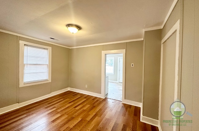 Photo - 202 Orders St