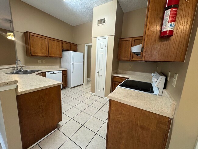 Photo - 7822 Guthrie Ln