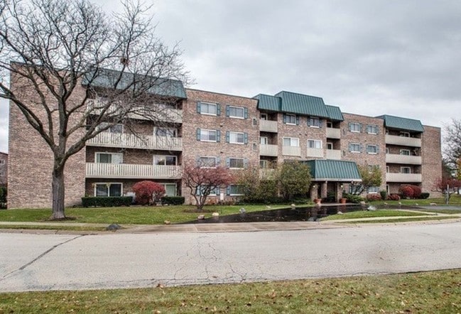 Building Photo - 675 Grove Terrace Unit 401 Rental