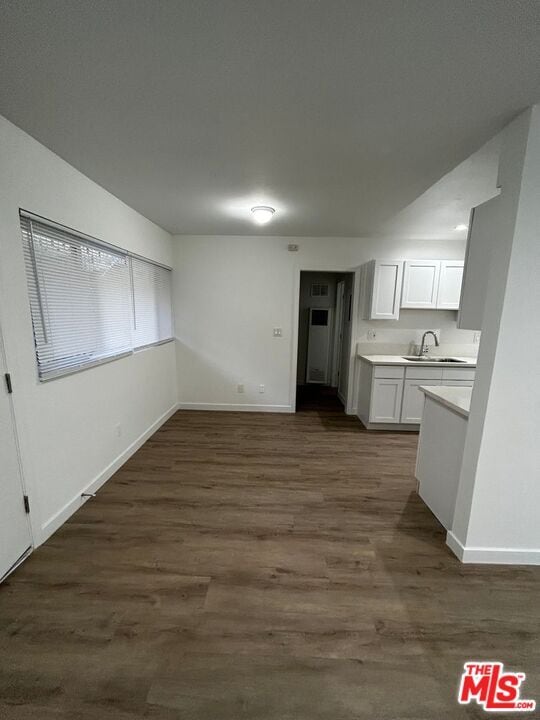 Photo - 6744 Woodley Ave