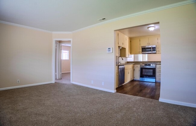 Photo - 588 Mulberry Cir