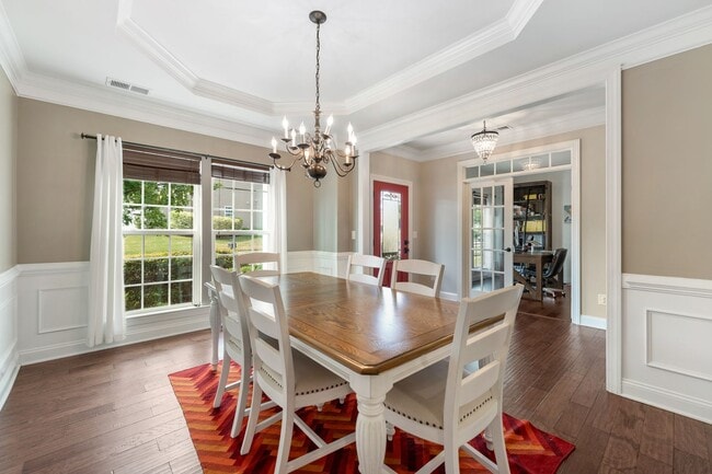 Photo - Available Early September! Gorgeous 5 Bed, 3.5 Ba Located In Kitts Creek - Pet Friendly!
