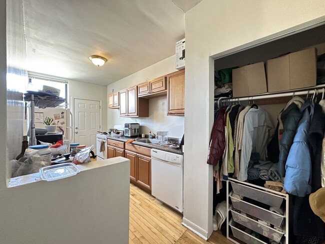 Photo - 706 W Roscoe St Unit J03P