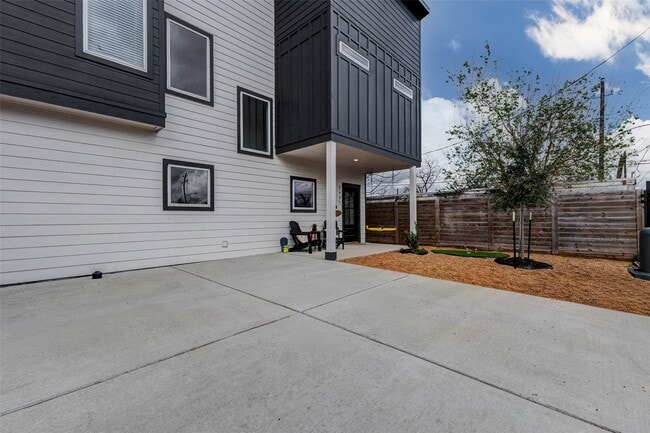 Photo - 5407 Lee St