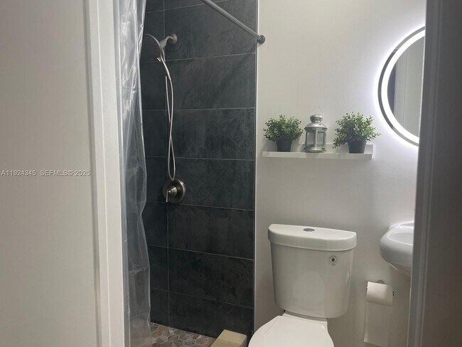 Photo - 11401 Taft St Unit 2