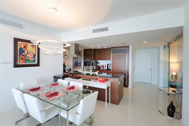 Photo - 495 Brickell Ave Unidad 4703