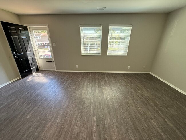 Building Photo - Modern Comfort Meets Practical Living – 3 ... Unit RC4606