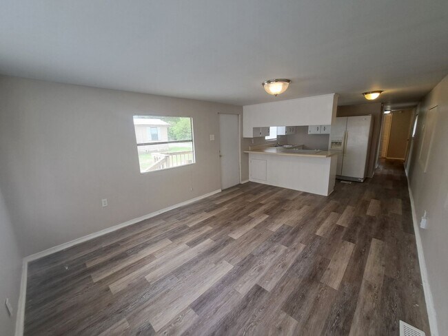 Photo - 1BR/1BA updated mobile home close to I10 and Pine Forest Rd