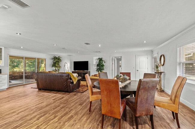 Photo - 2821 NW 4th Ln Unit ID1359118P