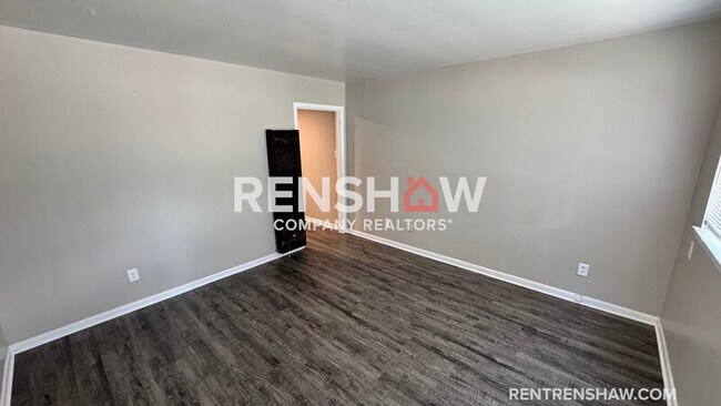 Photo - 1072 S Willett St