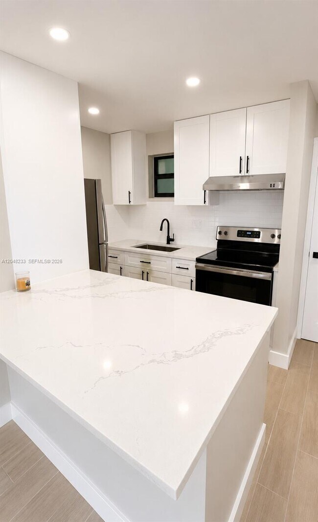 Photo - 1530 SW 2nd St Unit 307