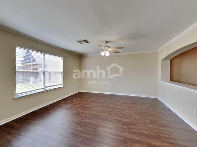 Photo - 8310 Wainwright Way