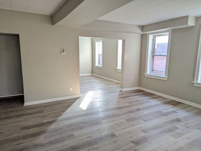 Photo - 5300 Bancroft Ave Apartamento Unidad 2F