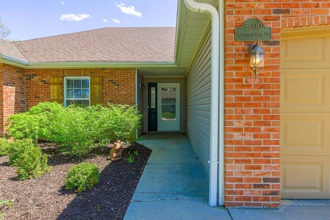 Photo - Charming 3 Bedroom/2 Bath in Mill Creek Manor with Spacious Garage