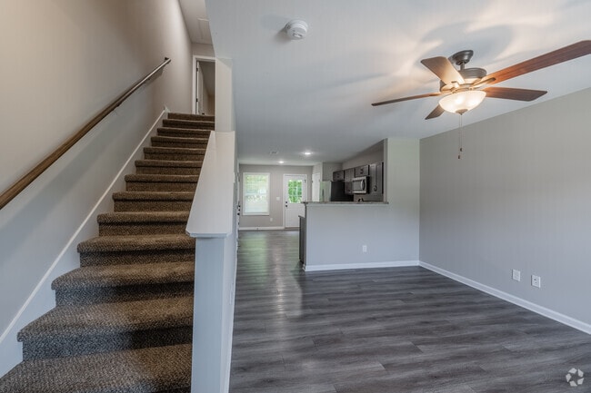 2 habitaciones, 2,5 baños - 1075 pies cuadrados - Entrada - Appleton Dr - 618 Townhomes