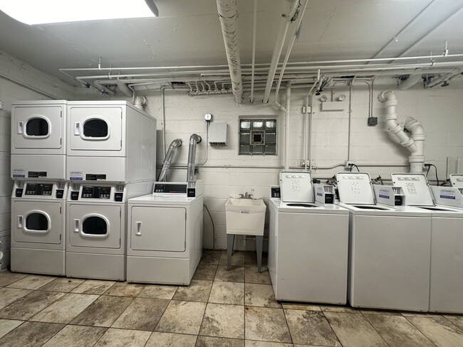 Photo - 1415 W Lunt Ave Unit 408