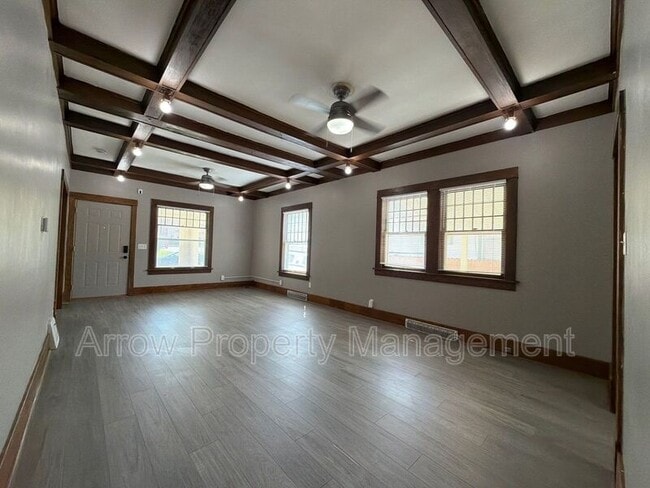 Photo - 2049 Worthington Ave