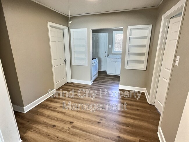 Photo - 1065 N Holmes St