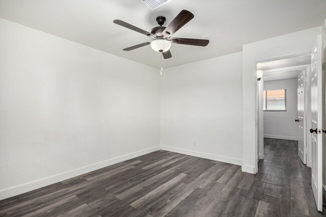 Photo - Two Bedroom with Washer/dryer! - 4 Weeks of Free Rent! Unit 5525-17