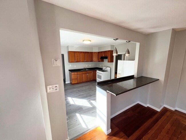 Photo - 58-60 Ames Ave Unit Second Floor -  2