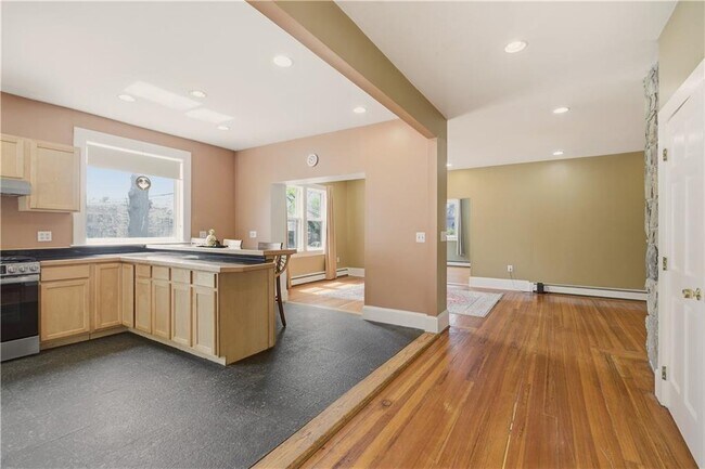 24 Spring St