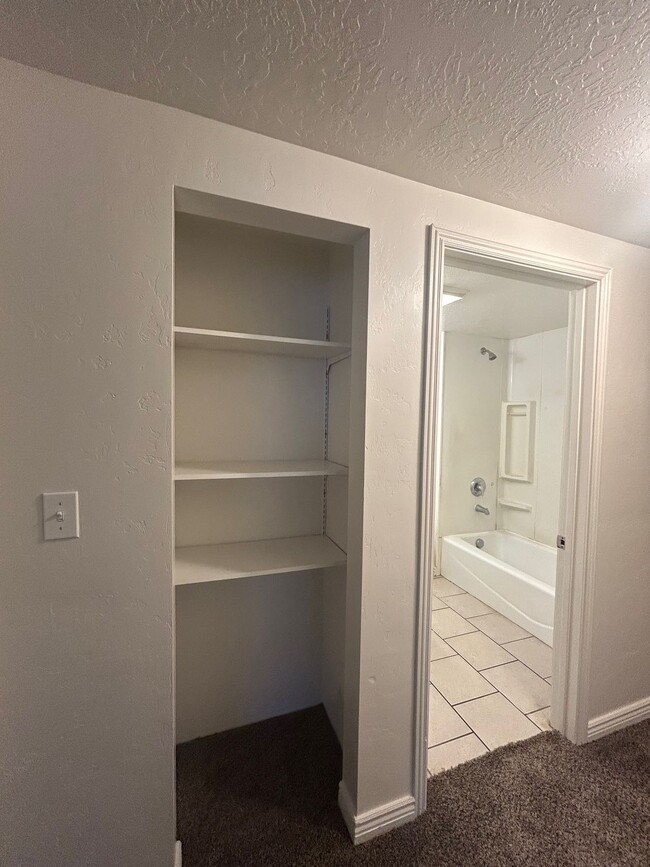 Photo - 202 W. Day-