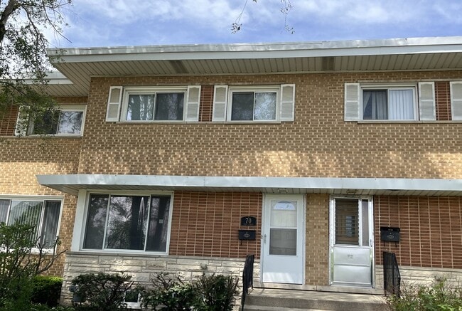 Building Photo - 70 N Albert St Rental