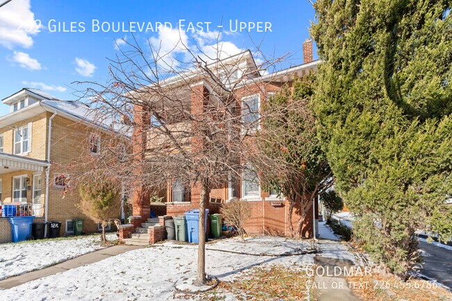 Photo - Updated 3bdrm upper unit in central location Unit Upper