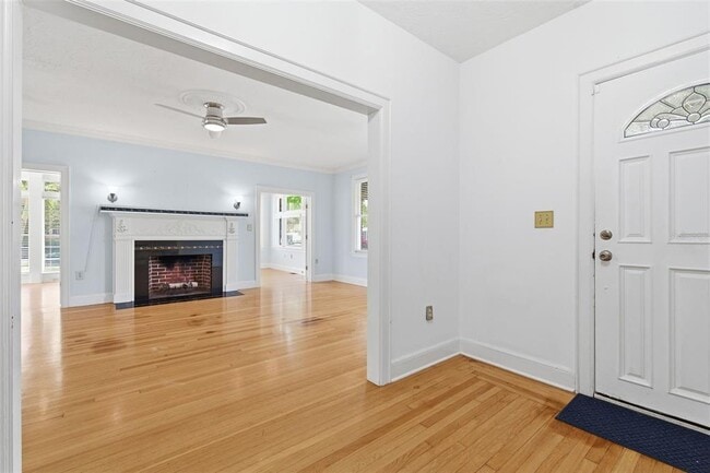 Photo - 555 18th Ave NE