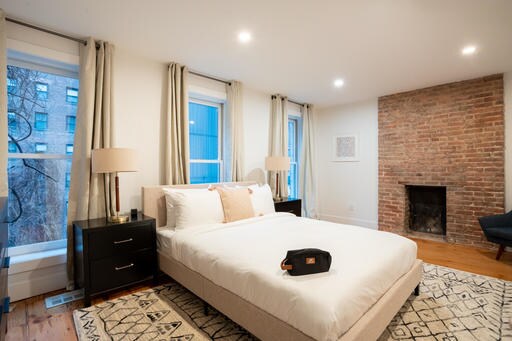 Photo - 306 E 51st St Unidad 4