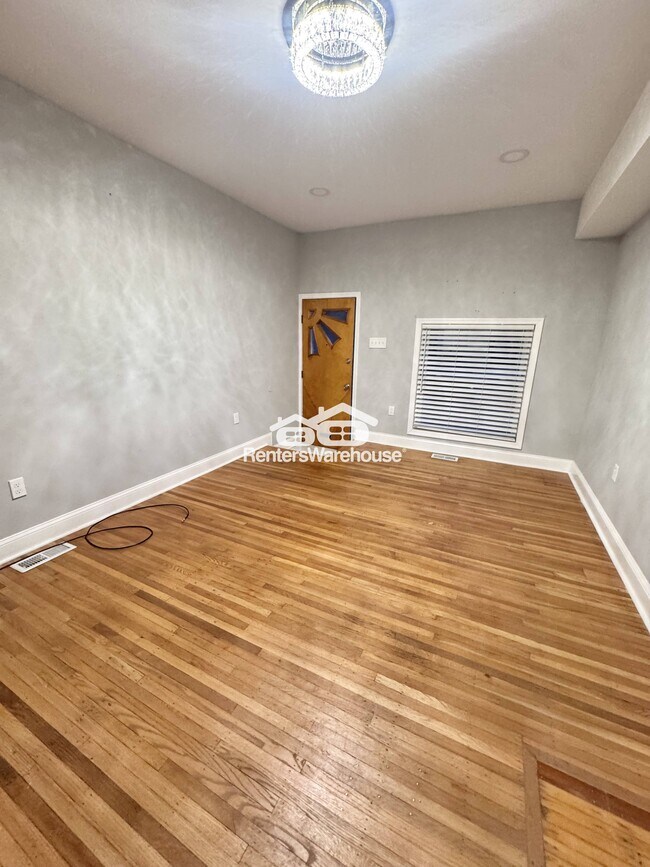 Photo - 627 S Curley St