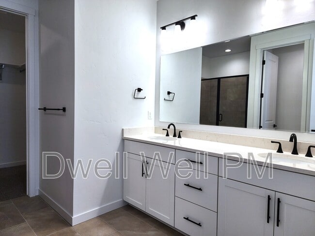 Photo - 362 N Lagrasse Ln