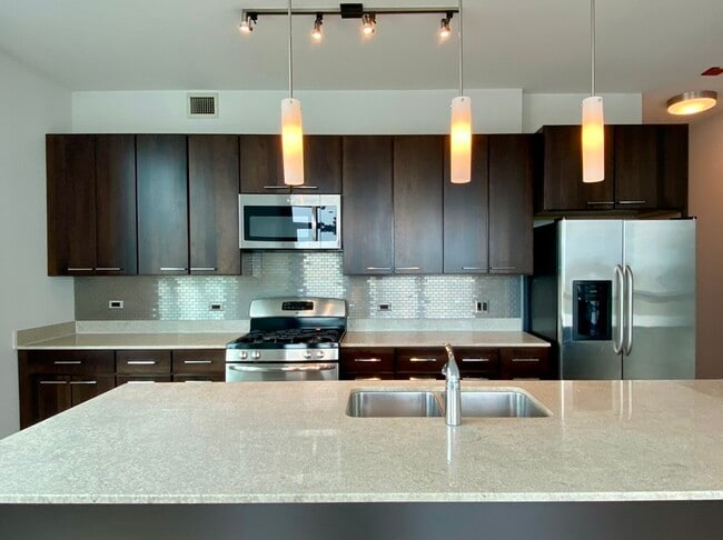 Photo - 668 N Kingsbury St Unit 1202