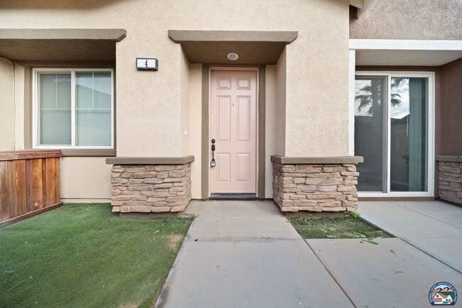 Photo - 315 Breezy Pl Unit 4