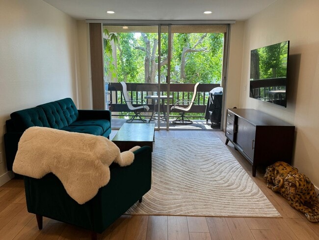 Photo - Move in ready Condo!