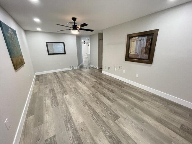 Photo - 2-Bed, 2-Bath, 2-Car Garage Townhouse w/ Community Pool ? Citrus Park