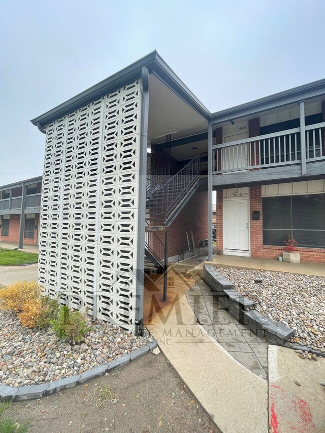 Building Photo - 6027 Barton Ave Unit 60W-6027 Rental