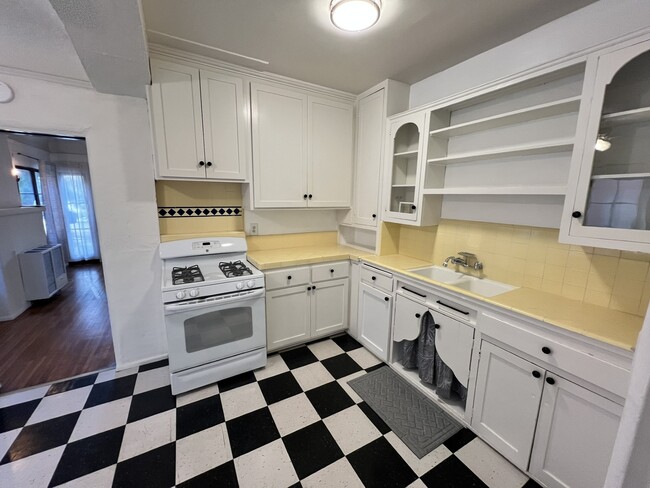 Photo - 340 Obispo Ave