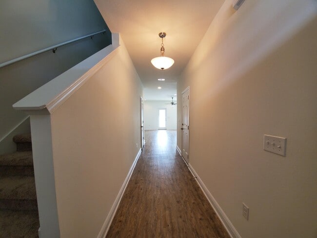 Photo - 115 Iron Horse Dr E