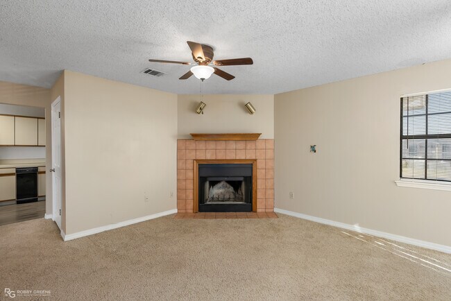 Photo - 12 Meadow Creek Dr