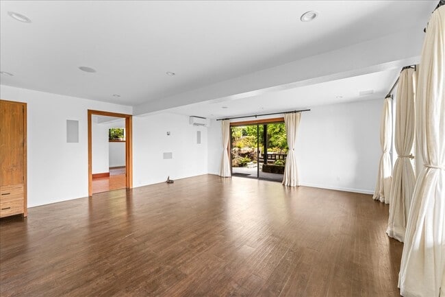 Living room with Polk Audio surround sound - 473 Panoramic Hwy