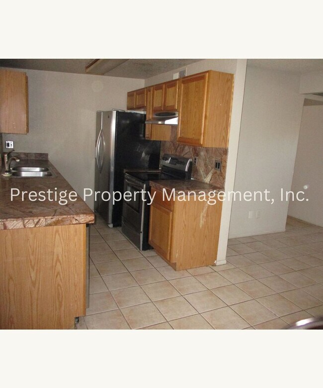 Photo - Check Out This 3/2 South-East Side Charmer!